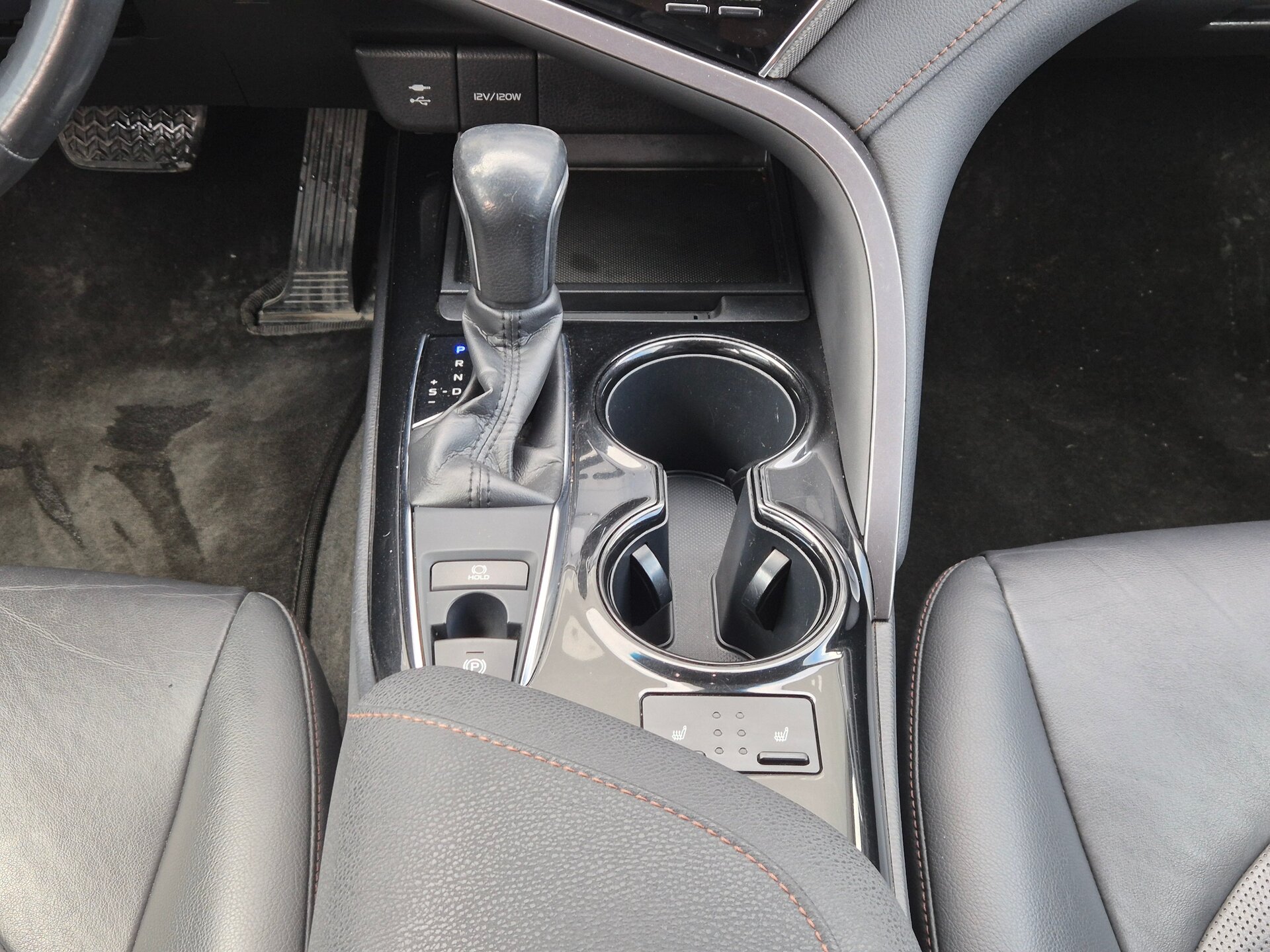 Toyota Camry, VIII (XV70) 2019