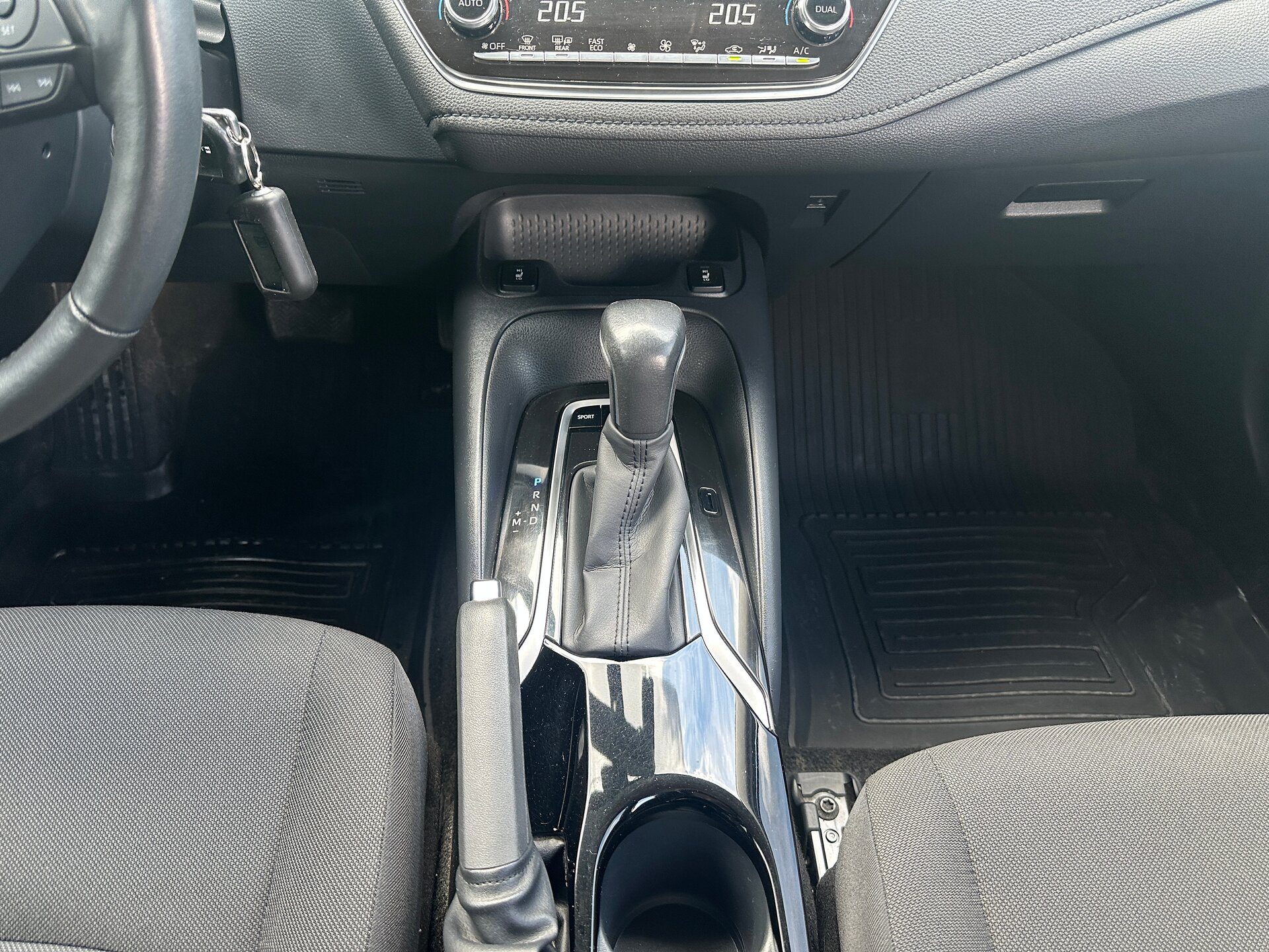 Toyota Corolla, XI (E160, E170, E180) Рестайлинг 1 2019 Toyota Corolla, XI (E160, E170, E180) Рестайлинг 1 2019