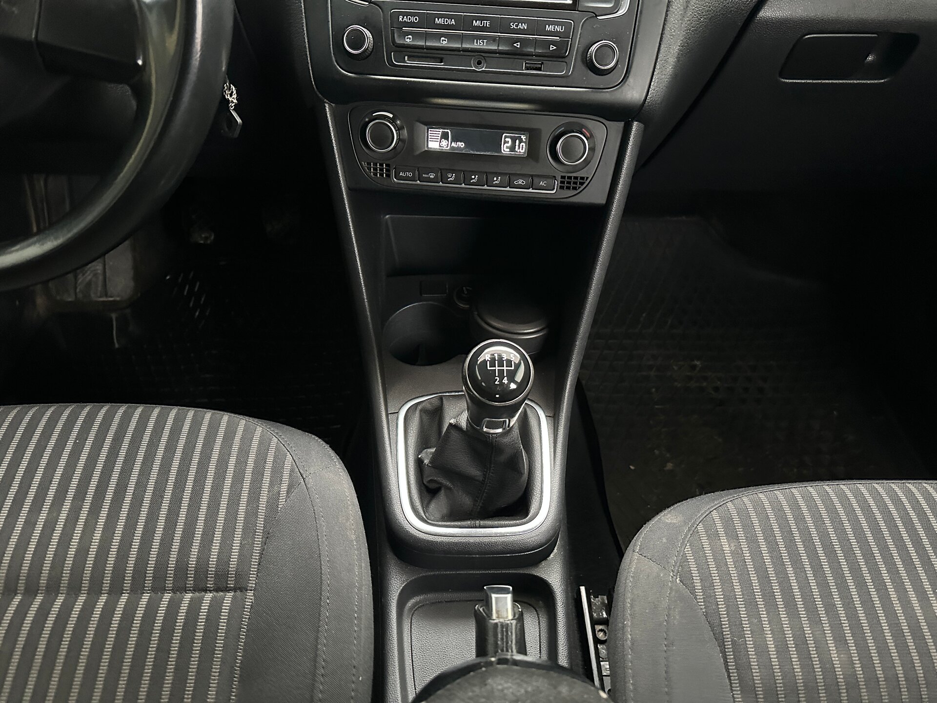 Volkswagen Polo, V 2013