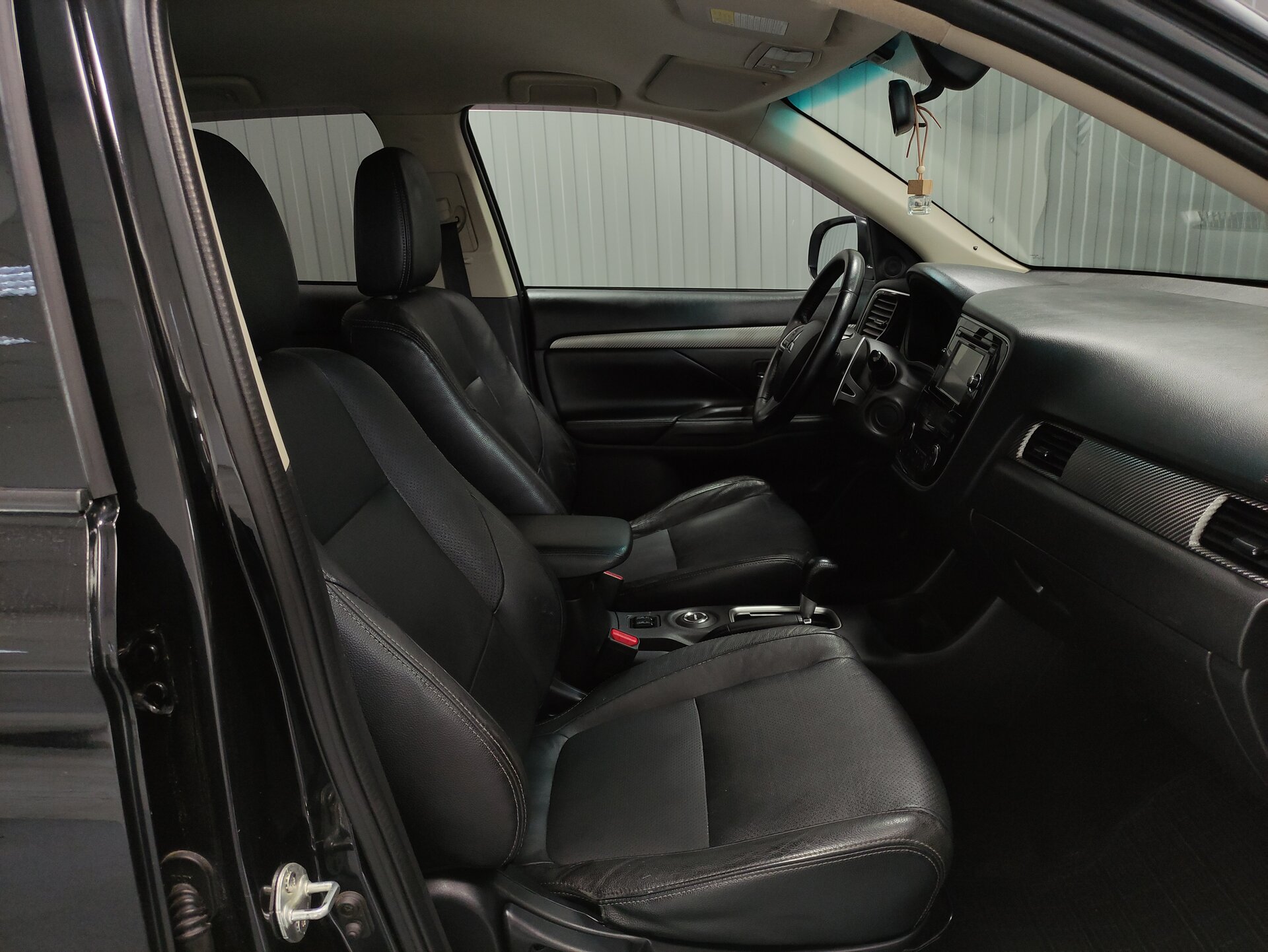 Mitsubishi Outlander, III 2013