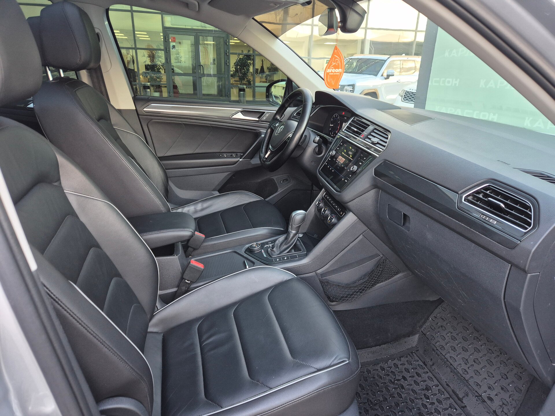 Volkswagen Tiguan, II 2017