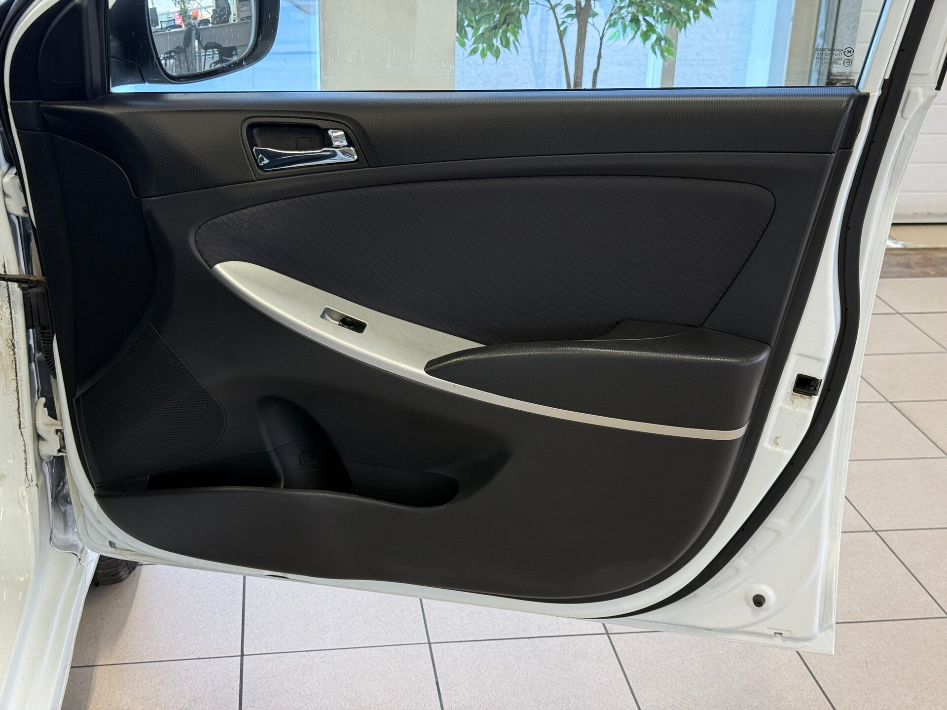 Hyundai Solaris, I 2011