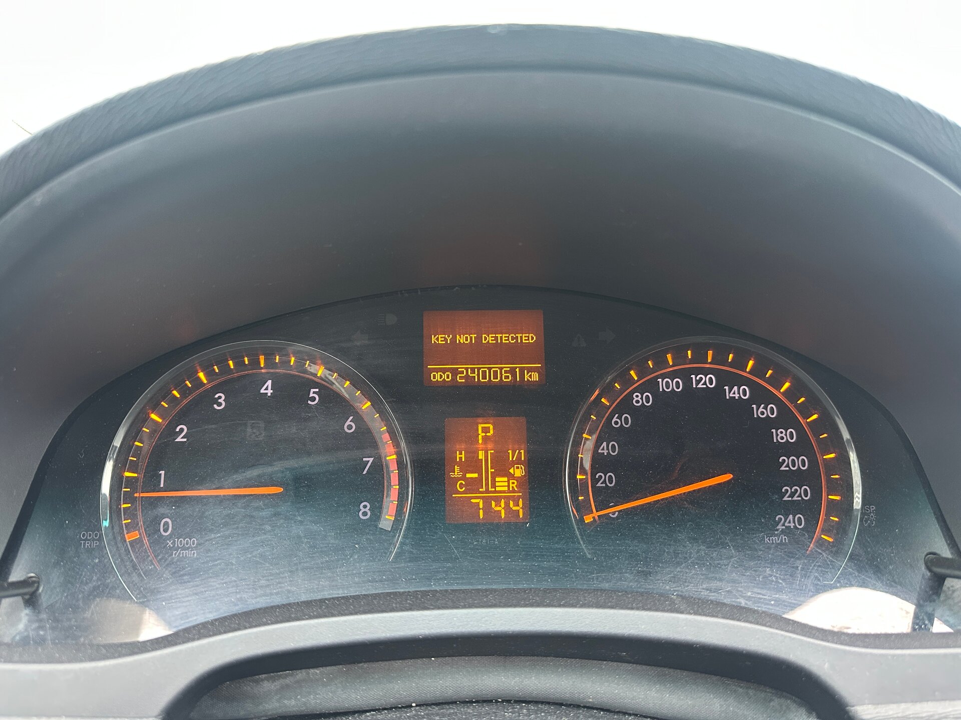 Toyota Avensis, III 2011