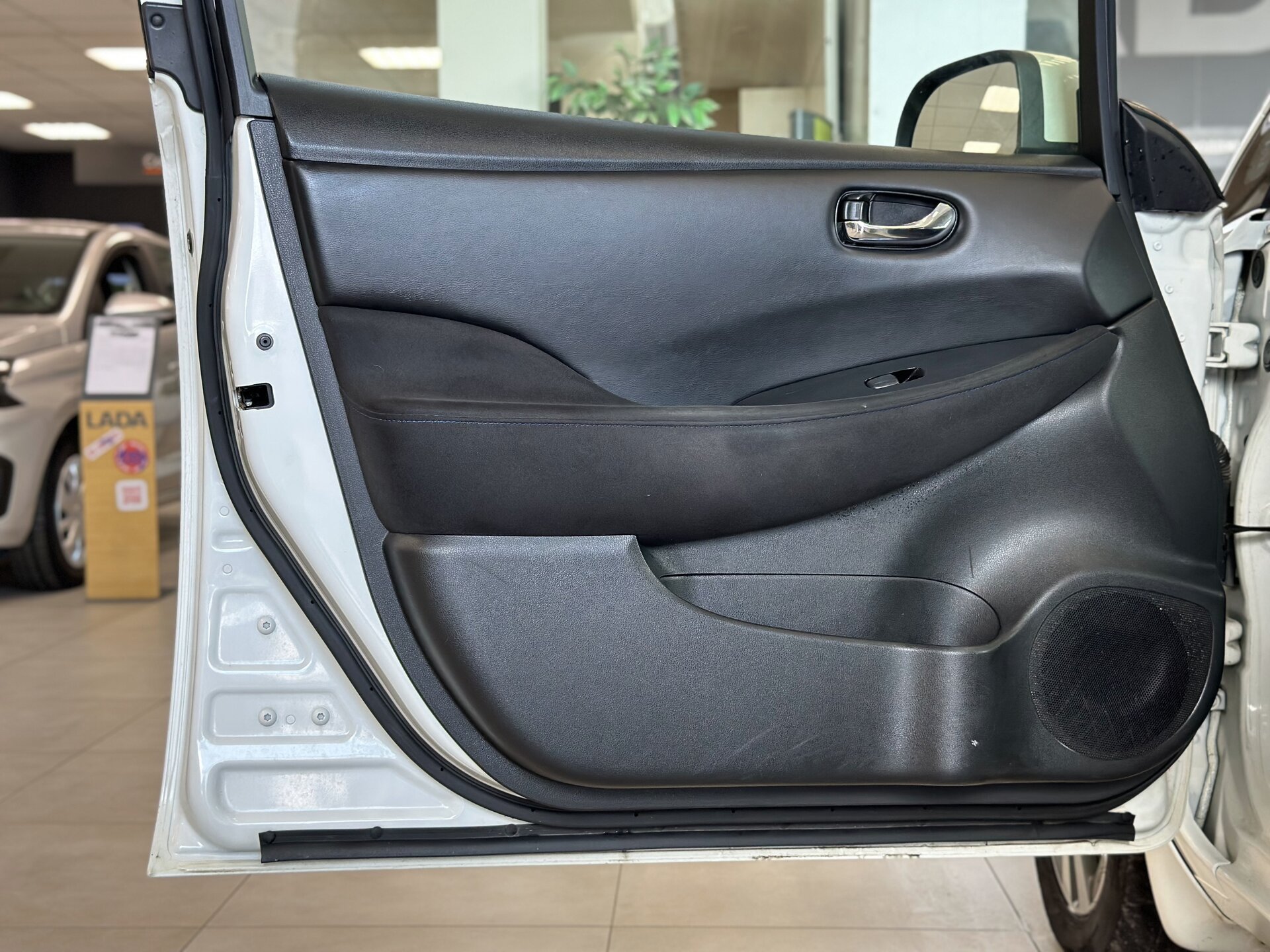 Nissan Leaf, I (ZE0/AZE0) 2012