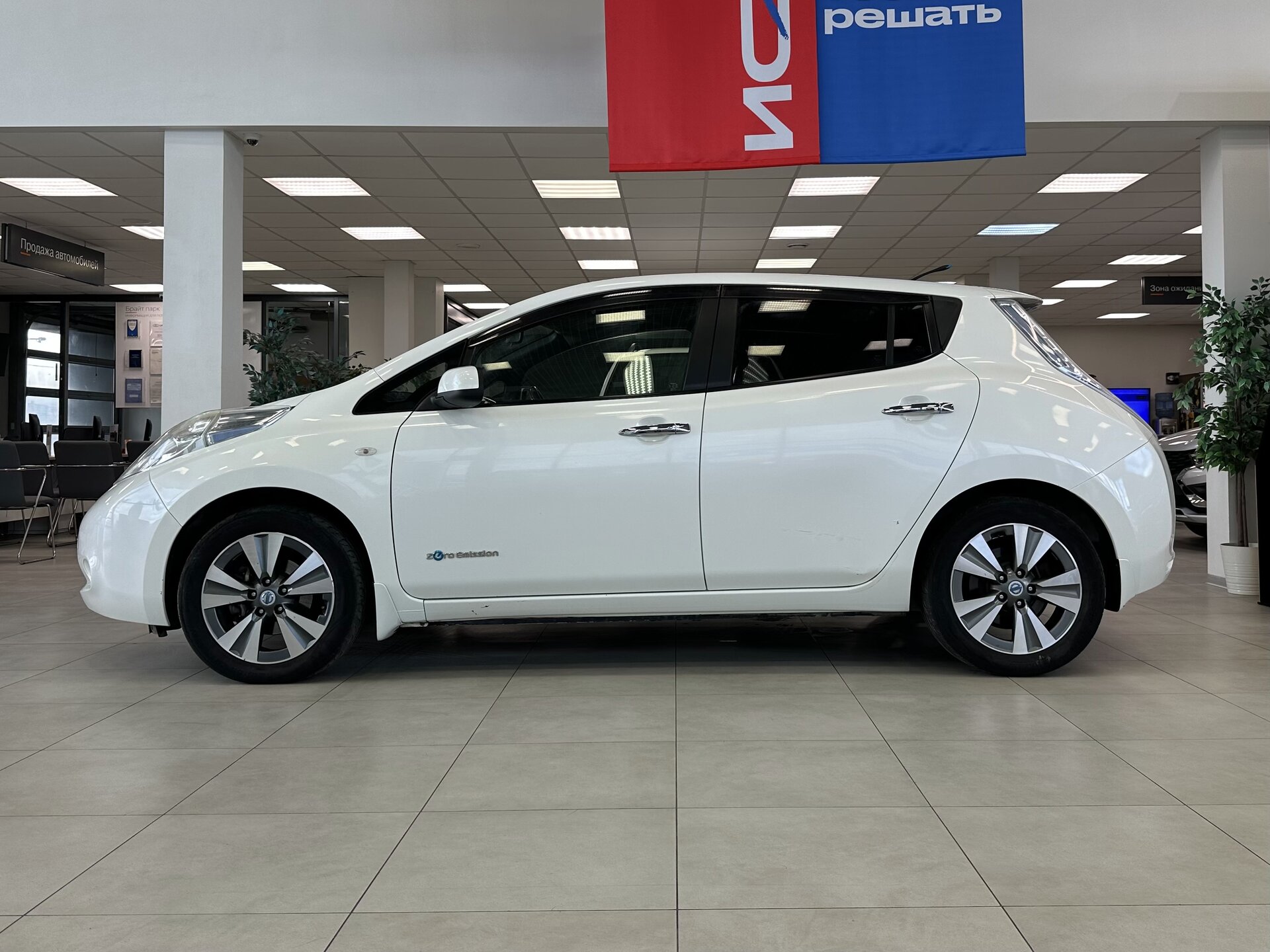 Nissan Leaf, I (ZE0/AZE0) 2012