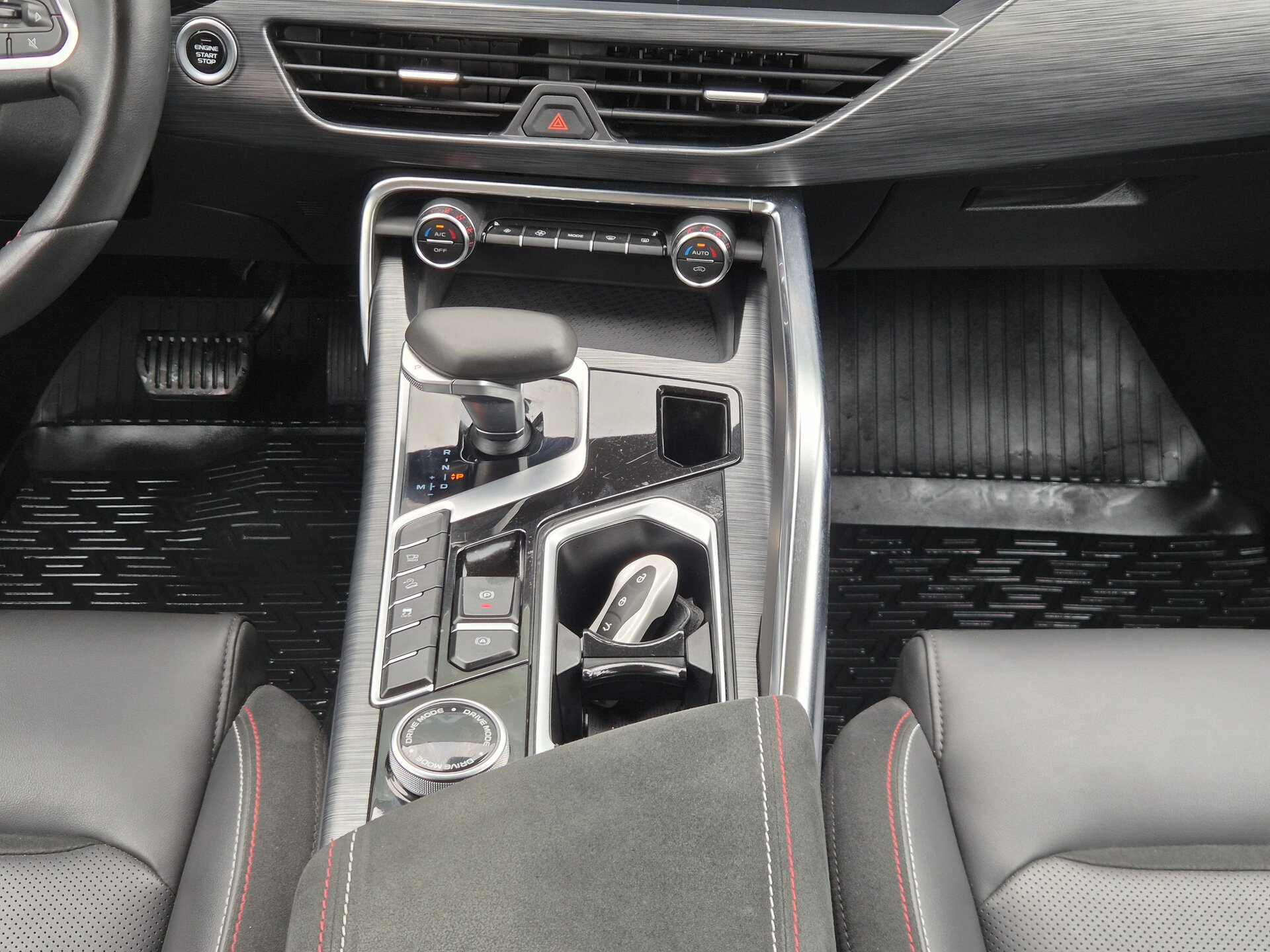 Geely Tugella, I 2021