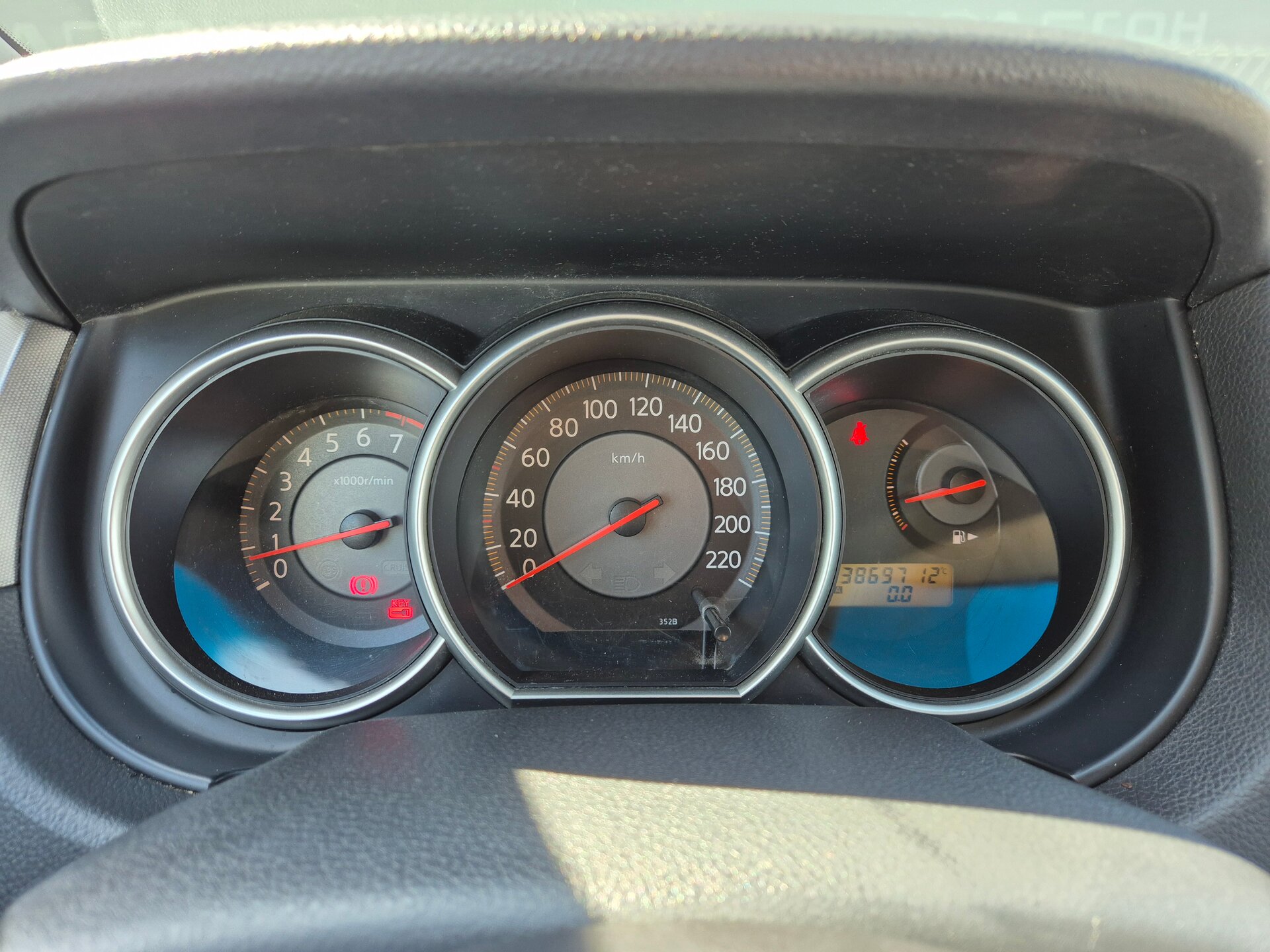Nissan Tiida, I 2008