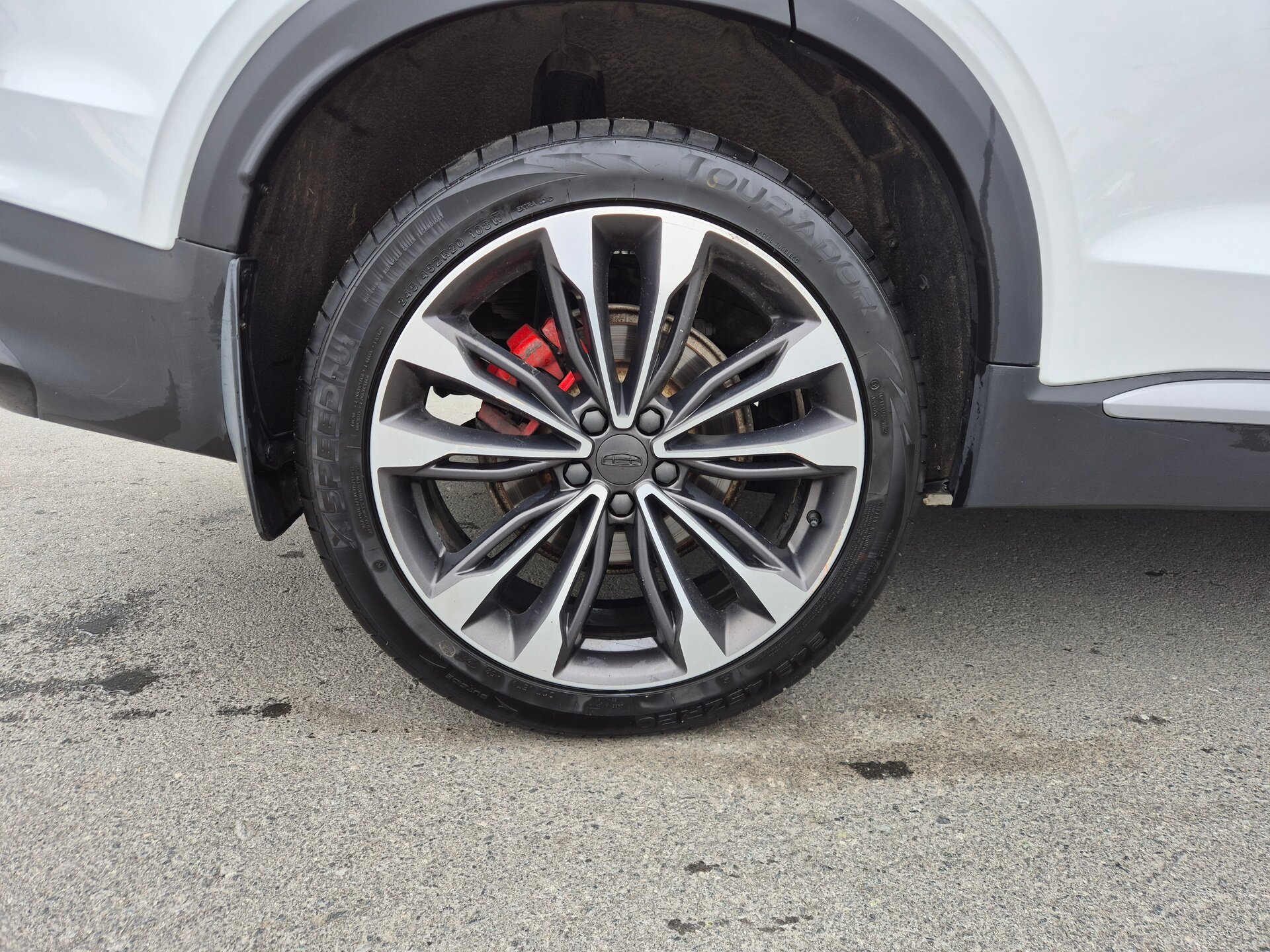 Geely Tugella, I 2021