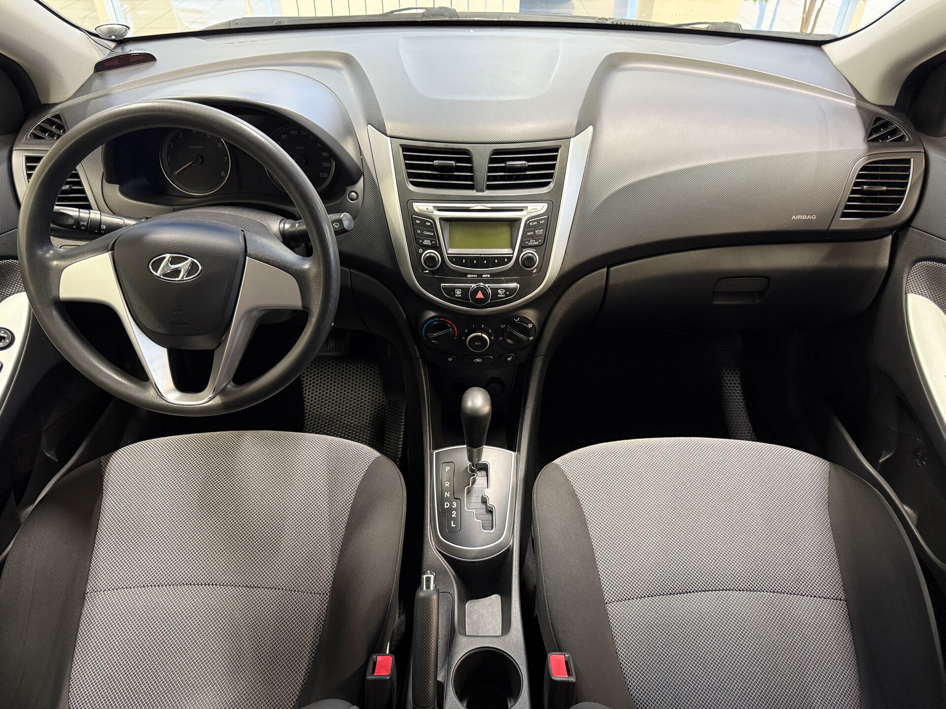 Hyundai Solaris, I 2011