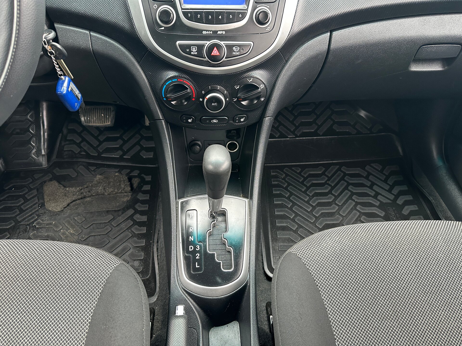 Hyundai Solaris, I 2012